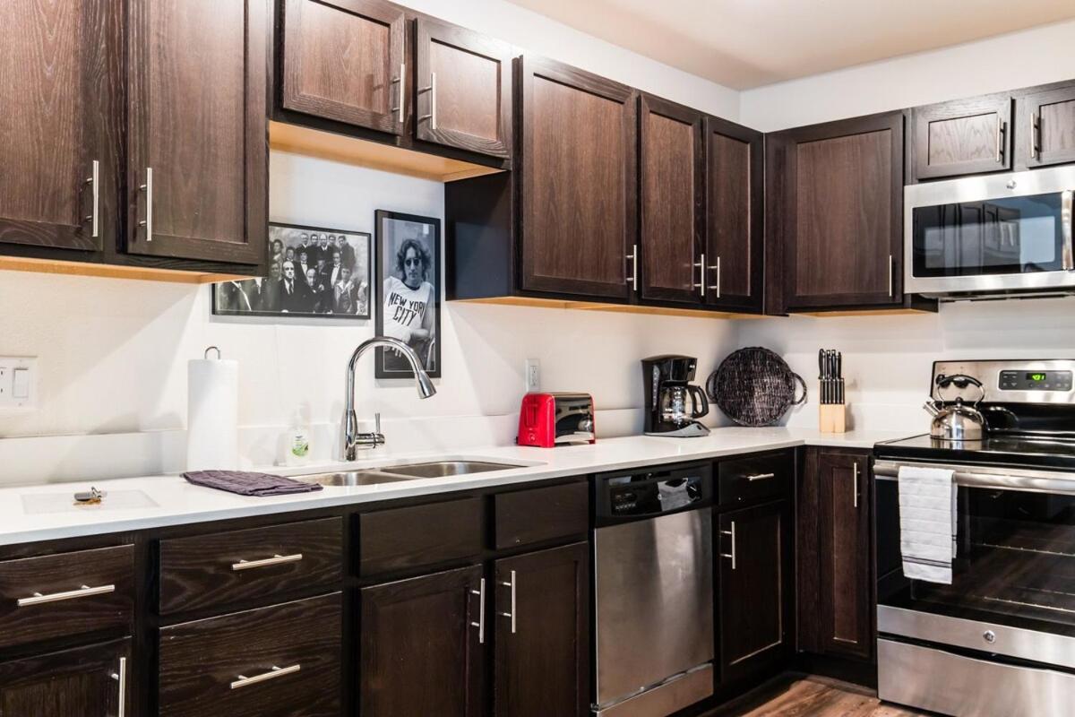 Apartment Reagan 201 *