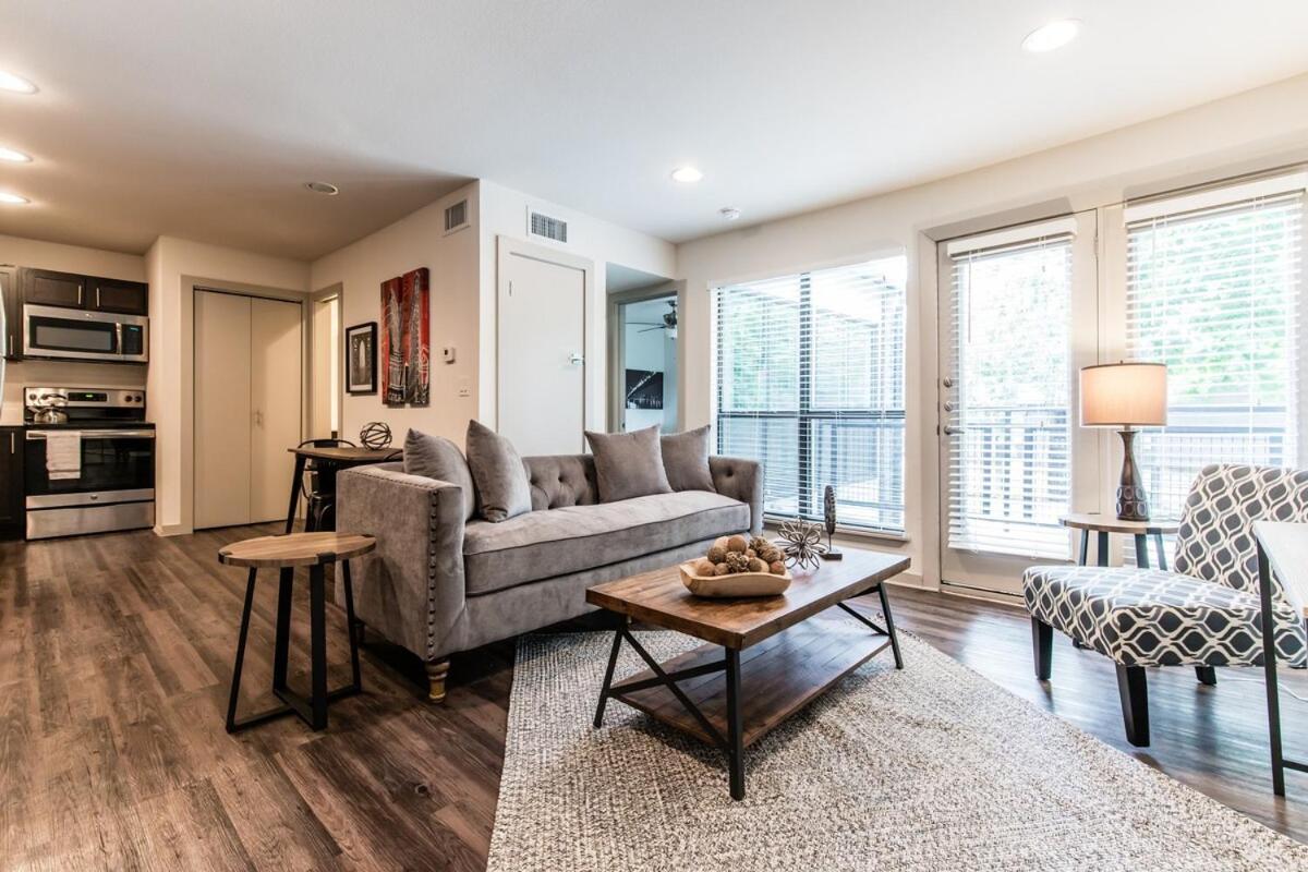 Reagan 201 Apartment Dallas